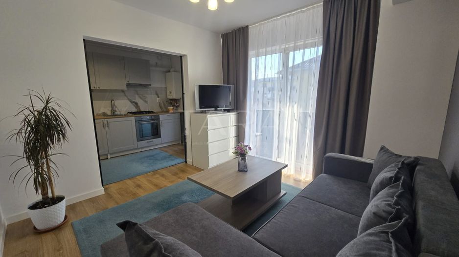 Apartament ultrafinisat cu 2 camere, zona centrala in Floresti. - Poză 1