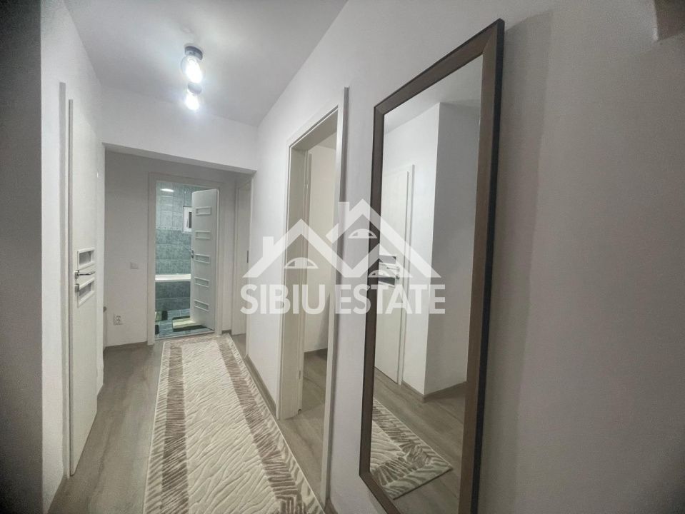 Apartament de vanzare cu 2 camere decomandat, etaj 2, pivnita- Cartierul Strand - Poză 3