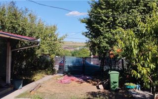 Casă cu teren și front stradal generos - Poză 3