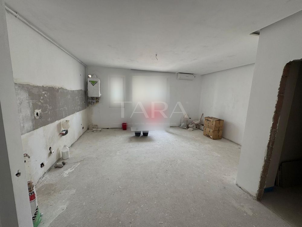 Apartament 3 camere, semifinisat, 77 mp utili total. - Poză 1