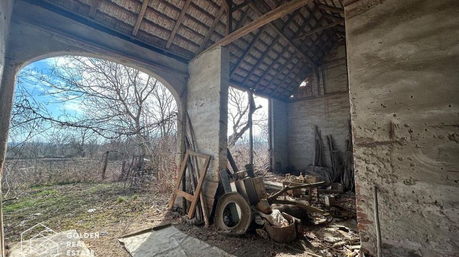 Casa traditionala cu teren generos in Odvos, județul Arad - Poză 17