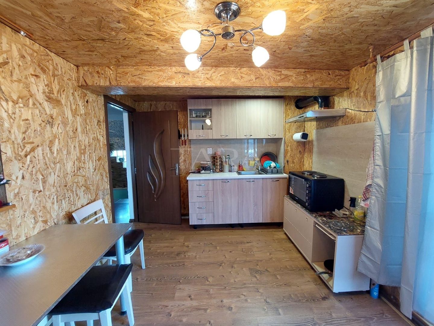 Oportunitate unica! Casa cu 4 camere ideala pentru familie. - Poză 12