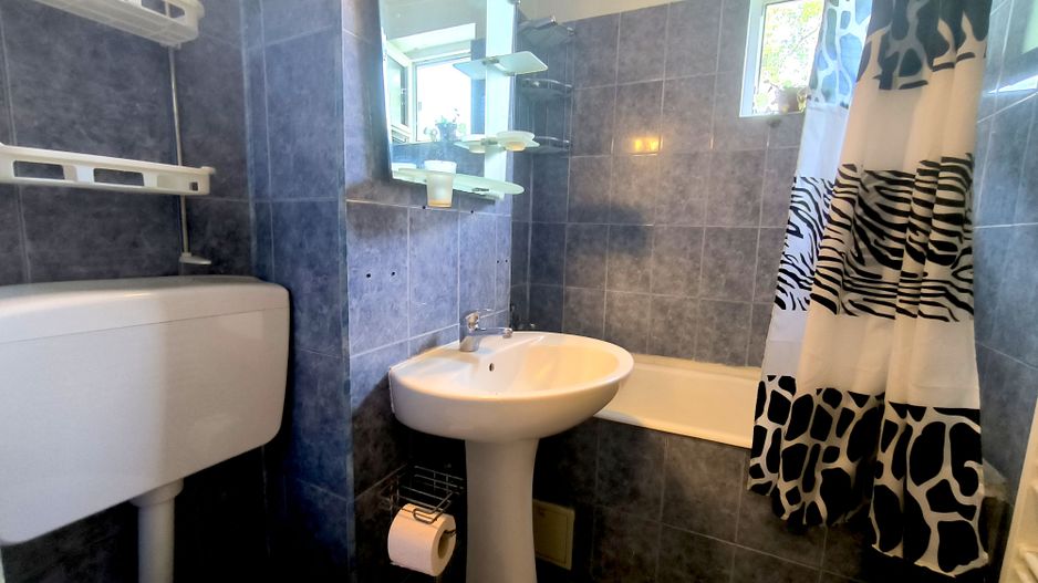 Apartament 3 camere cu centrala, zona Fortuna cu parcare - Poză 8