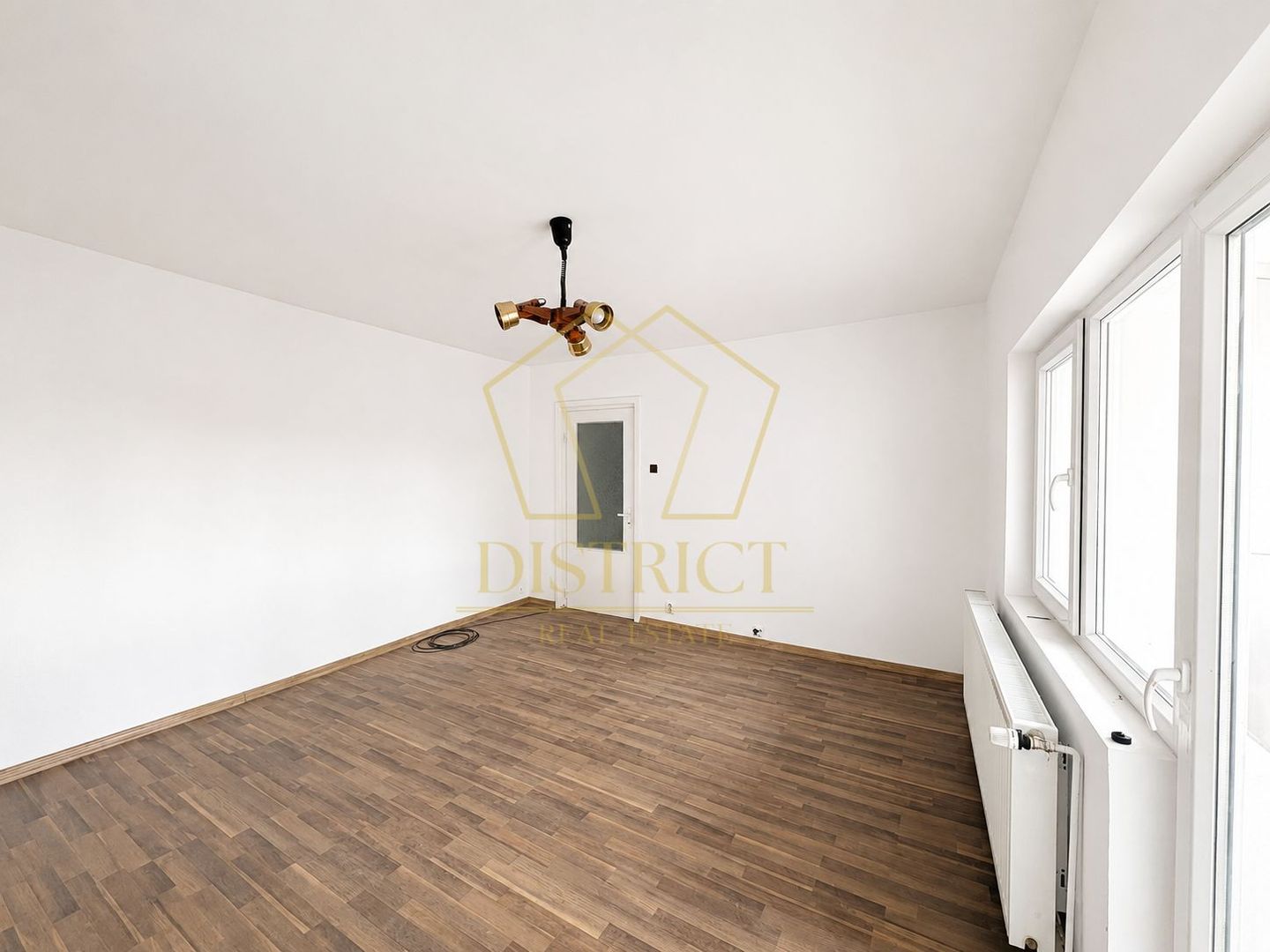 Apartament spațios cu 3 camere si 2 bai | Bucovina - Poză 3