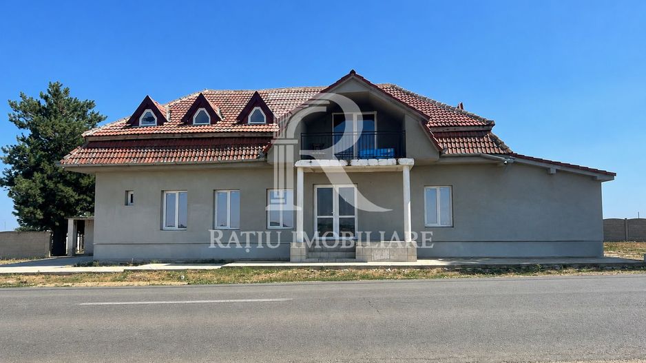 Casă cu potențial comercial | 1700 mp teren | Tarian – Girișu de Criș - Poză 1