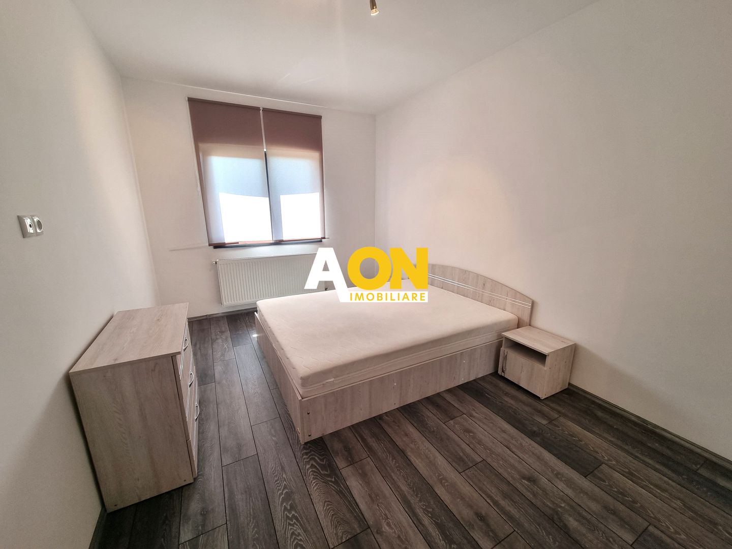 Apartament cu 3 Camere, Etaj Intermediar, Bloc Nou, Centru - Poză 4