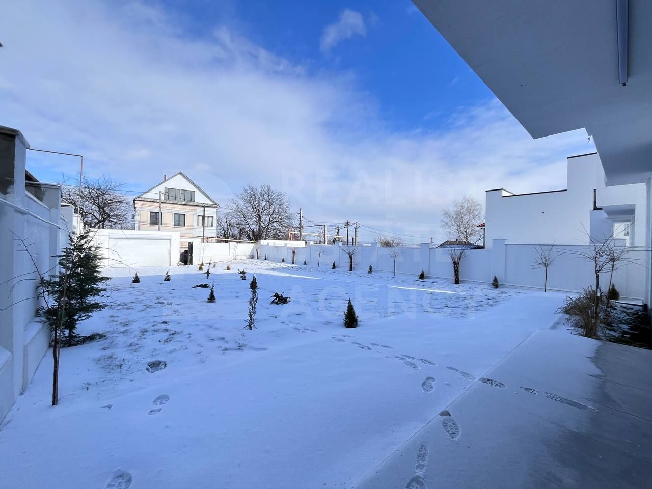 Vânzare, Hi-Tech, 2 nivele, 4  camere, strada Nucarilor,Cricova - Poză 3