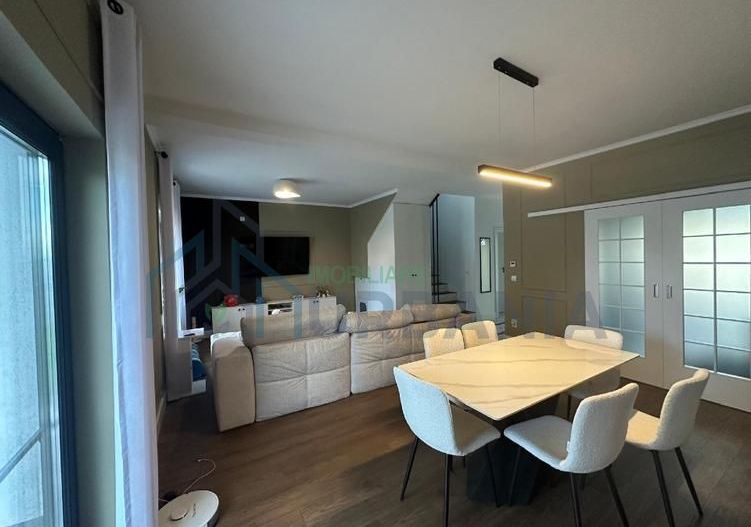 Casa D+P+E in Tomesti,Asfalt, Tâmplărie VEKKA - Poză 1