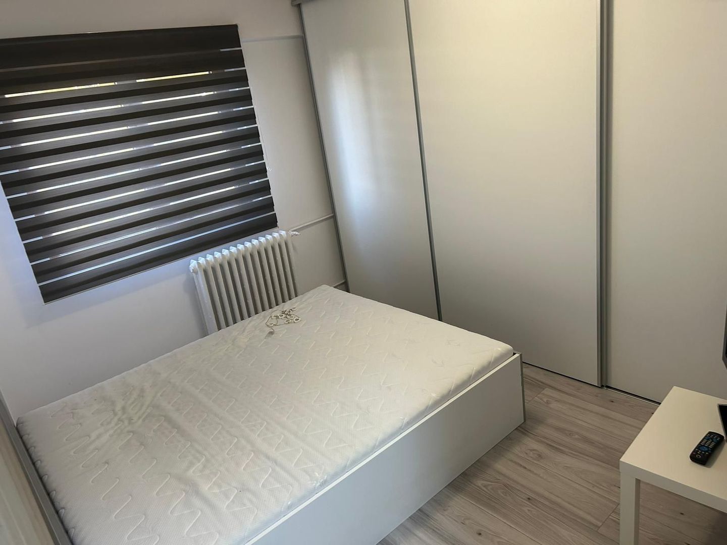 Vand apartament  3 camere - Poză 4