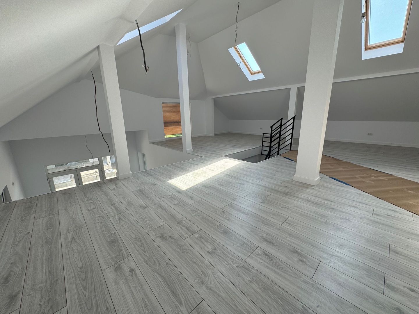 Vile parter Tunari Proiect DEOSEBIT, 150m2, curte 300m2 - Poză 14