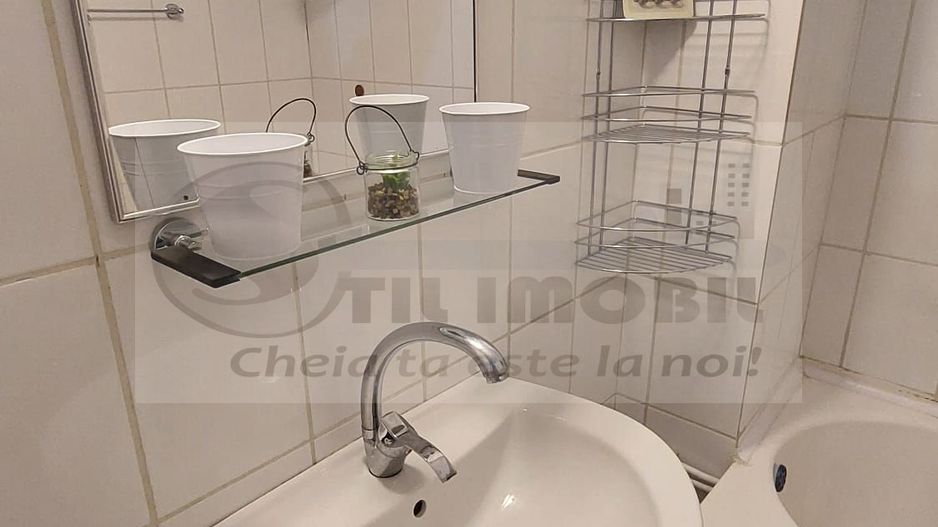 APARTAMENT 2 CAM PACURARI IN SPATE LA PETROM 360 EURO - Poză 9