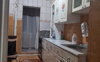 De vanzare apartament cu 2 camere, central, Bloc BR, et. 2, 76.000 euro - Poză 9