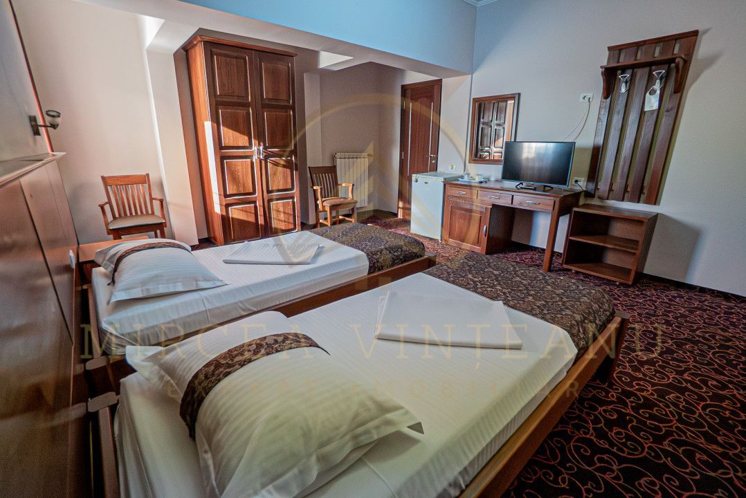 Hotel 3 Stele de Vânzare la  Delfinariu, aproape de Mamaia - Poză 25