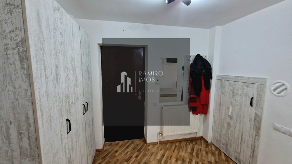 GARSONIERA 30MP, EROII REVOLUTIEI - Poză 4