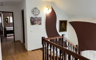 Case cu 7 camere, curte proprie + spălătorie, în Sighetu Marmației - Poză 17