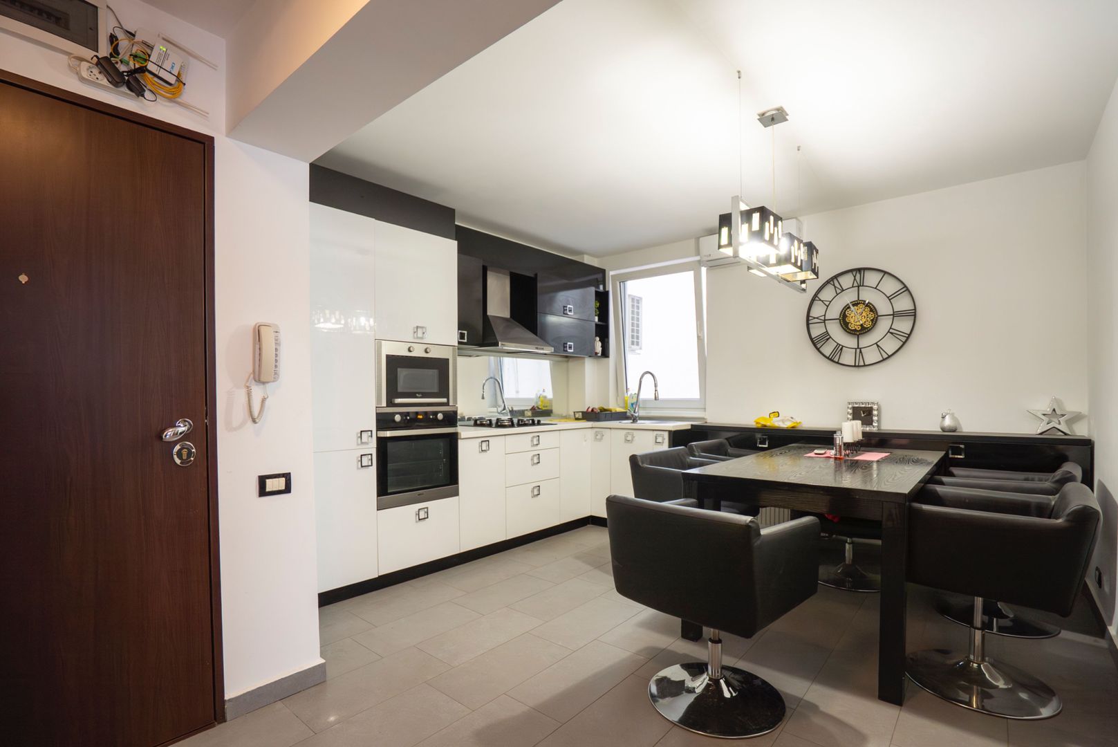 Apartament ULTRACENTRAL Republicii 2 camere - Poză 3