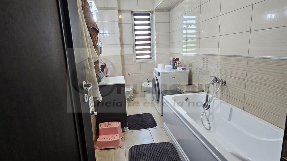 Bucium apartament 3 camere decomandat 145.000 euro - Poză 11