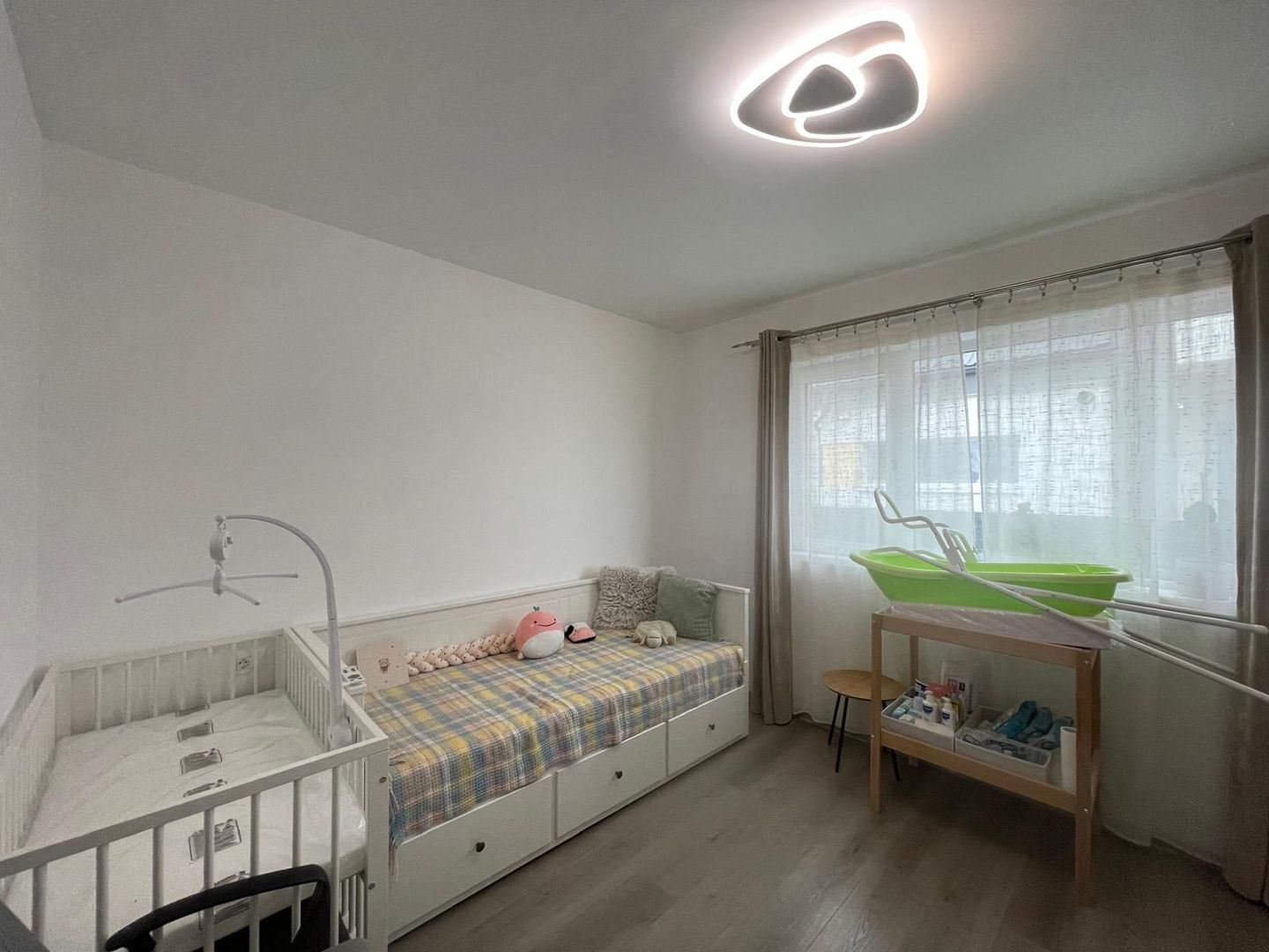 Duplex complet mobilat si utilat - 3 camere - Mosnita - Poză 9