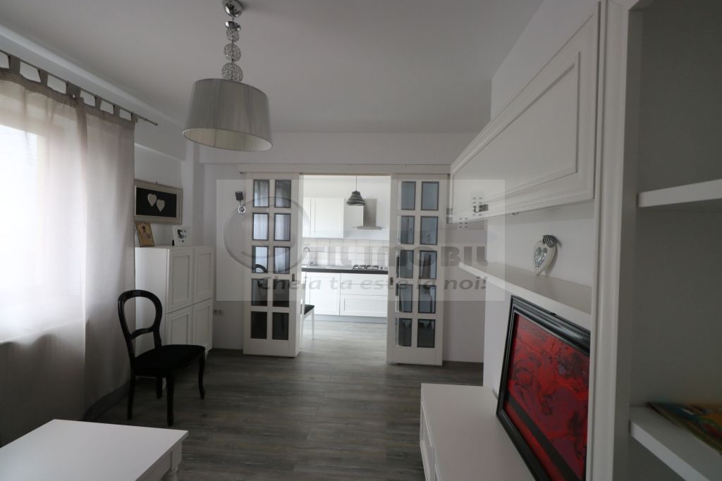 APARTAMENT 2 CAMERE DECOMANDAT PLATOU GALATA-350 € - Poză 2