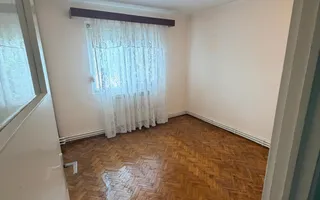 Vanzare apartament cu 4 camere in Micro 13, etaj 3, pret 65 000 euro - Poză 17
