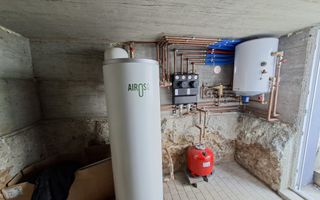 Casa moderna 4 camere 2 bai 3 locuri parcare si pivnita in Cisnadie - Poză 11