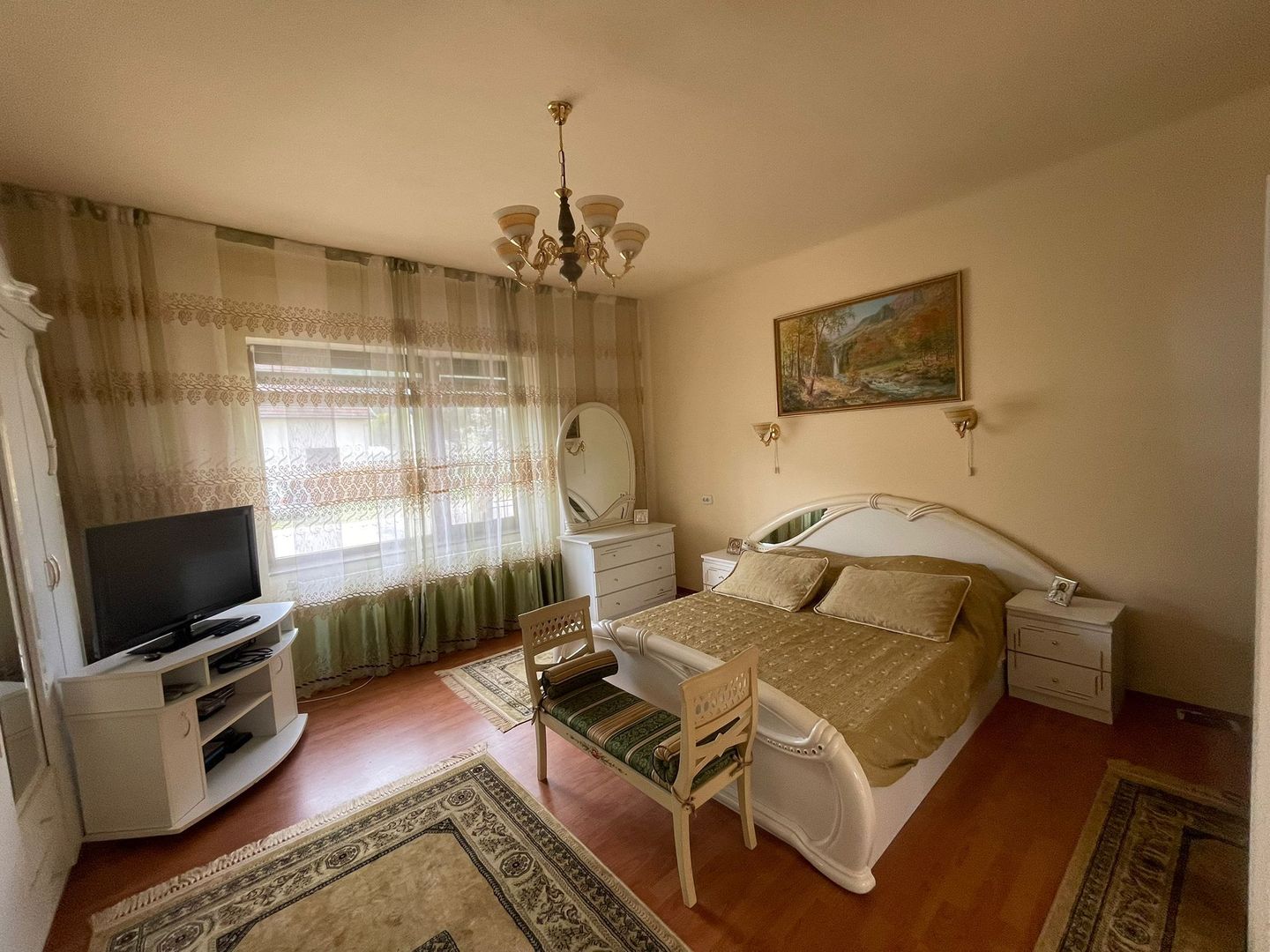 Casă de vânzare în Vașcău–natură, liniște și confort modern- 72000 Eur - Poză 3