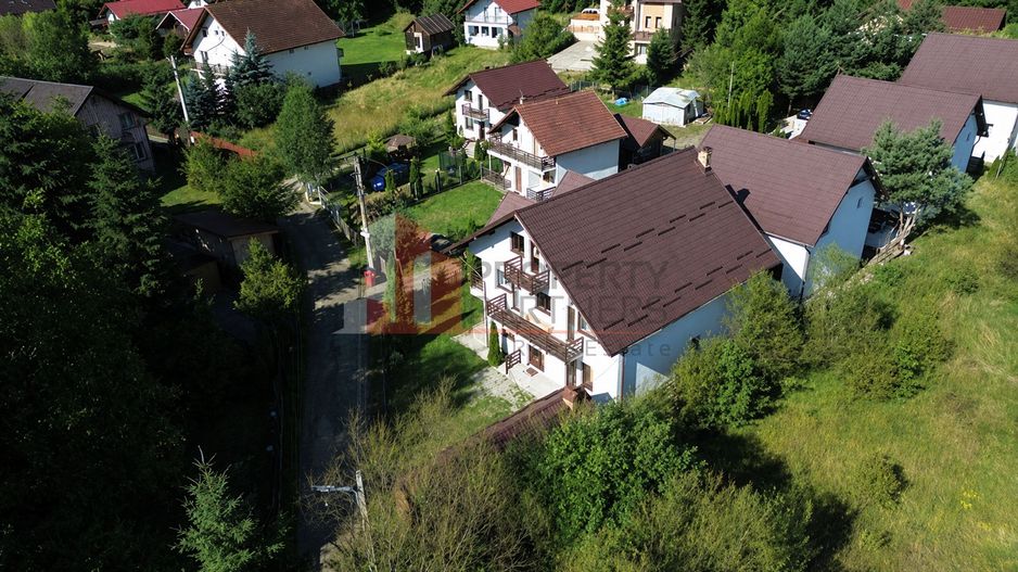 Proprietate spațioasă în Predeluț – la doar 800 m de centrul stațiunii Bran - Poză 2