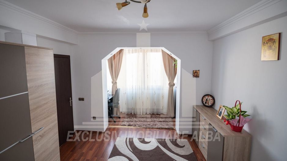Inchiriere - apartament 3 camere pozitie ultracentrala in Alba Iulia - Poză 3