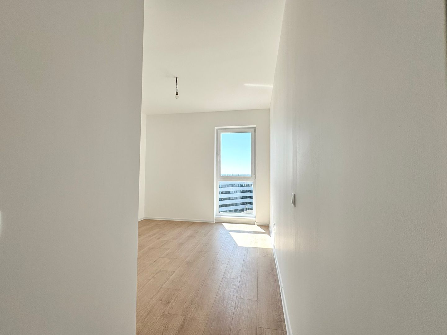 Apartament 4 camere Sector 1 Zona Mall Colosseum - Poză 1