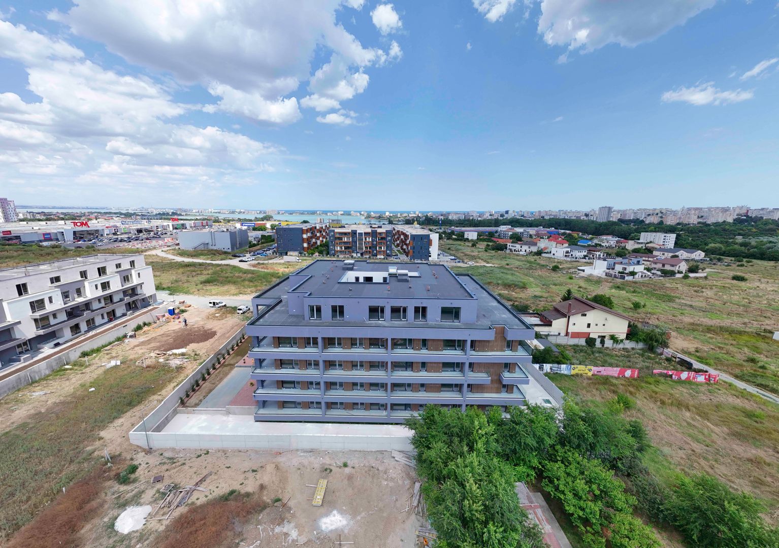 Tomis Nord - Vanzare apartament decomandat cu 2 camere,  bloc nou. - Poză 3