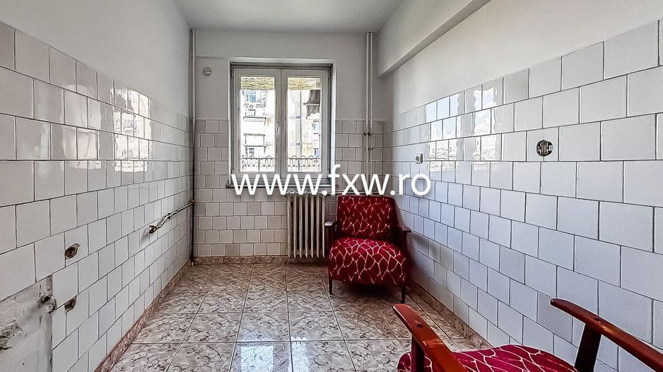 Apartament cu 3 camere, cu balcon la fiecare cameră,  zonă excelentă - Poză 4