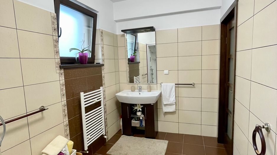 Casa de inchiriat pe str.Voronet - Poză 25