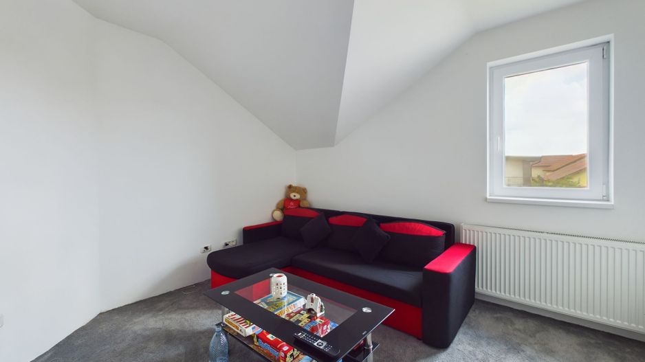 Casă la cheie în cartierul Westfield - Poză 7