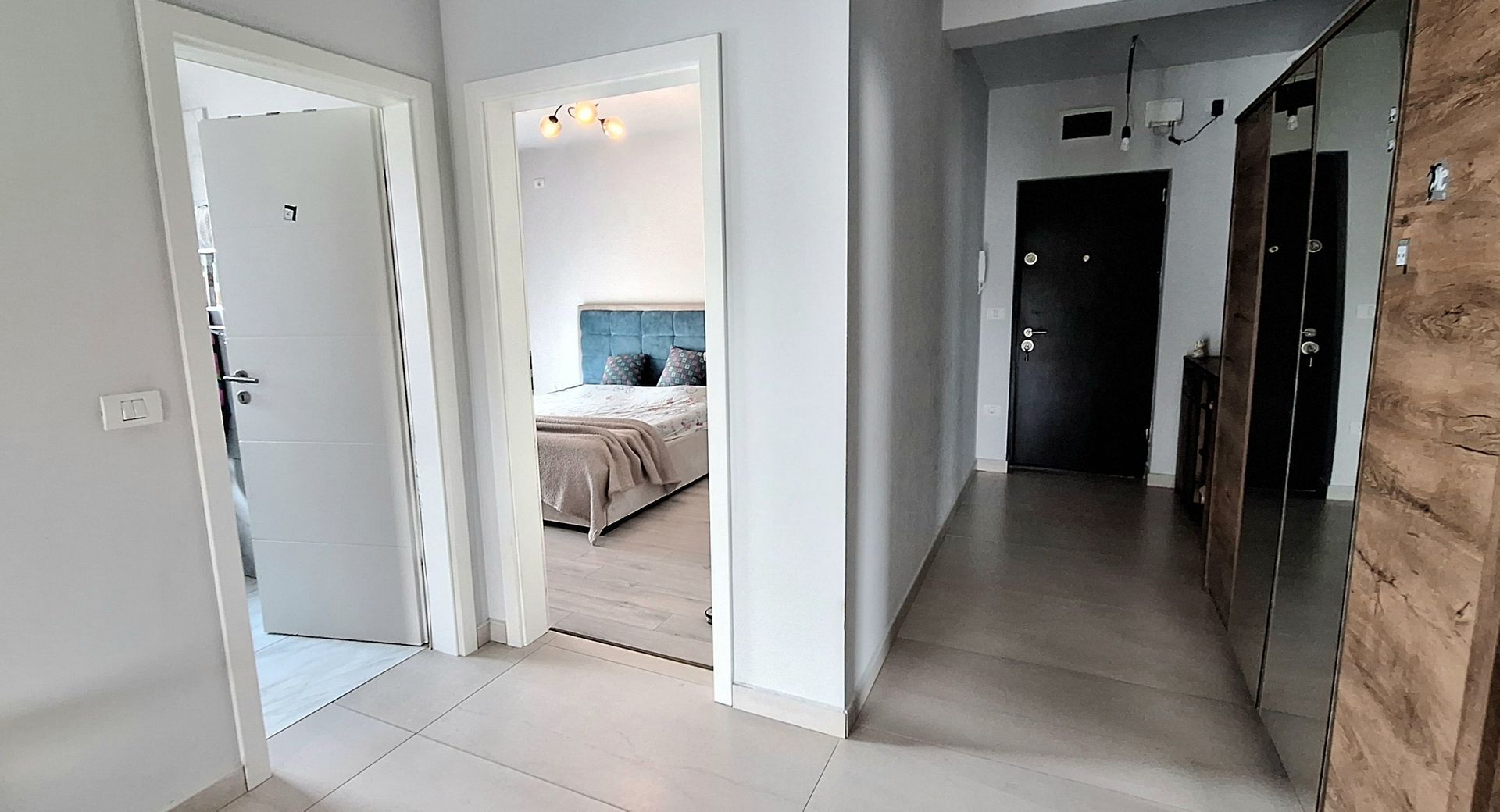 Apartament cu 2 camere si  2 locuri de parcare - Poză 5