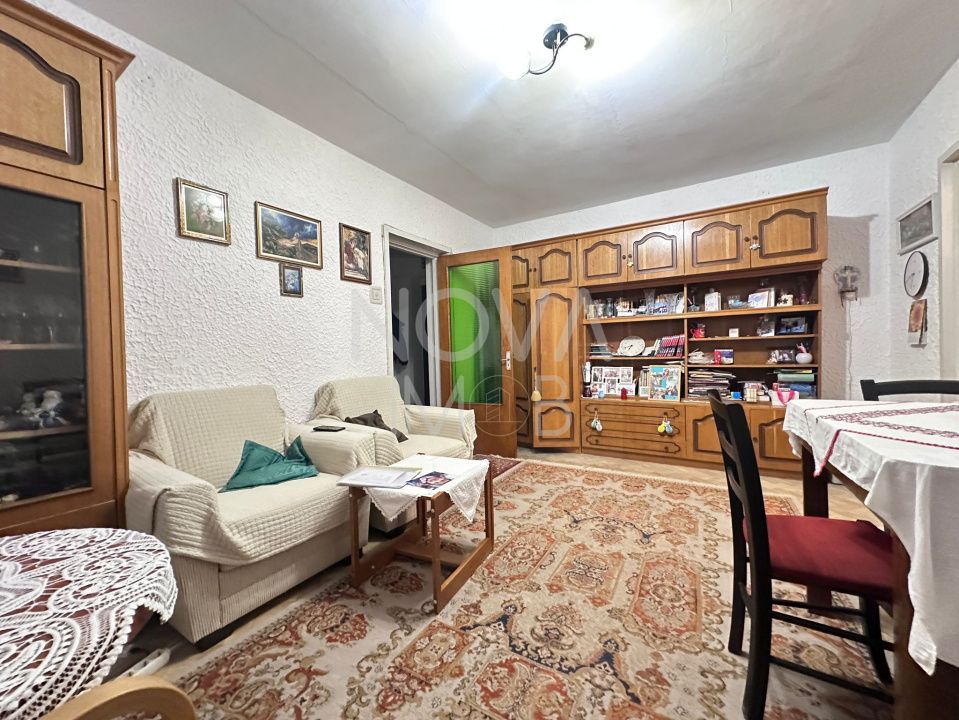 Apartament 3 camere, semidecomandat, Str Rahovei, Sibiu - Poză 1