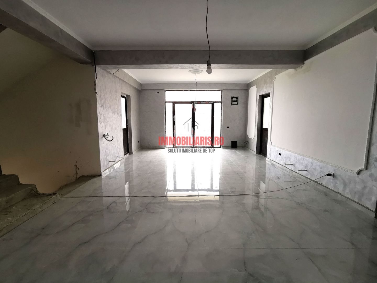 Ozana-Metrou 1 Decembrie 1918 - Casa P+2+M - Prima Inchiriere - Poză 6