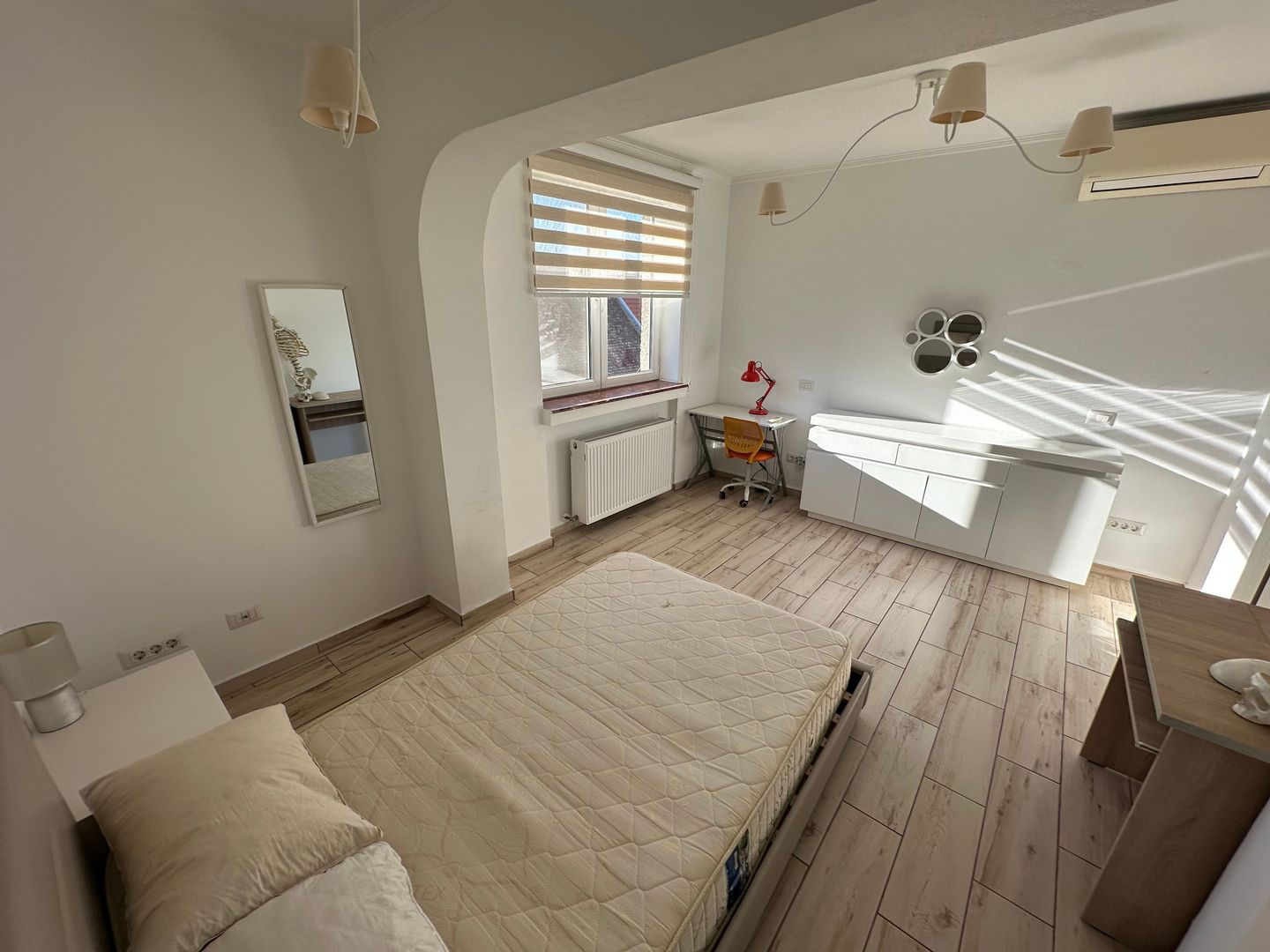 Apartment 4 camere Piata Unirii aproape de Medicina - Poză 17