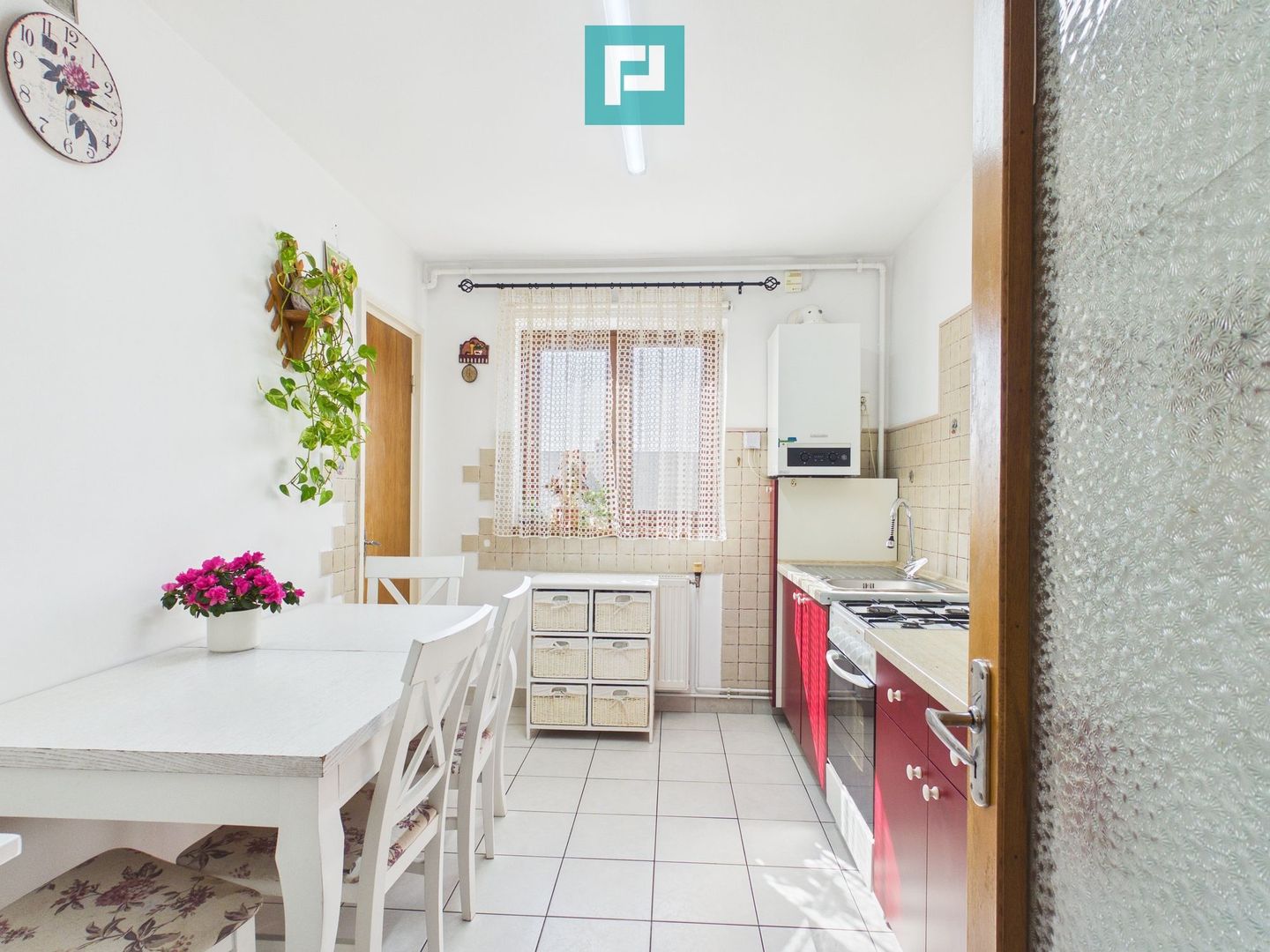 Apartament  5 camere si Garaj în Vlaicu - Poză 3