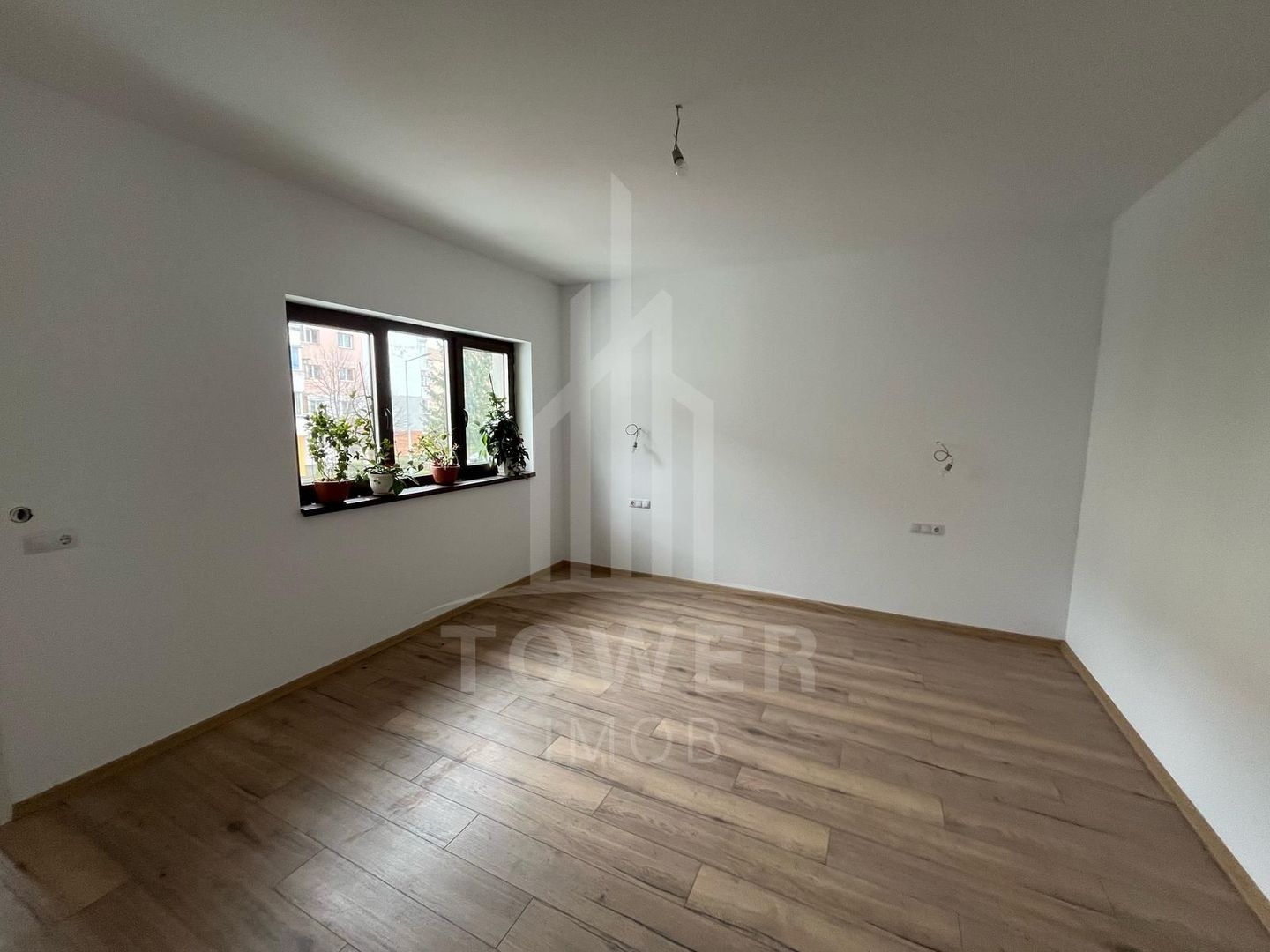 Casă nouă  cu 8 camere, 5 băi și curte – 220 mp utili – 480.000€ - Poză 6