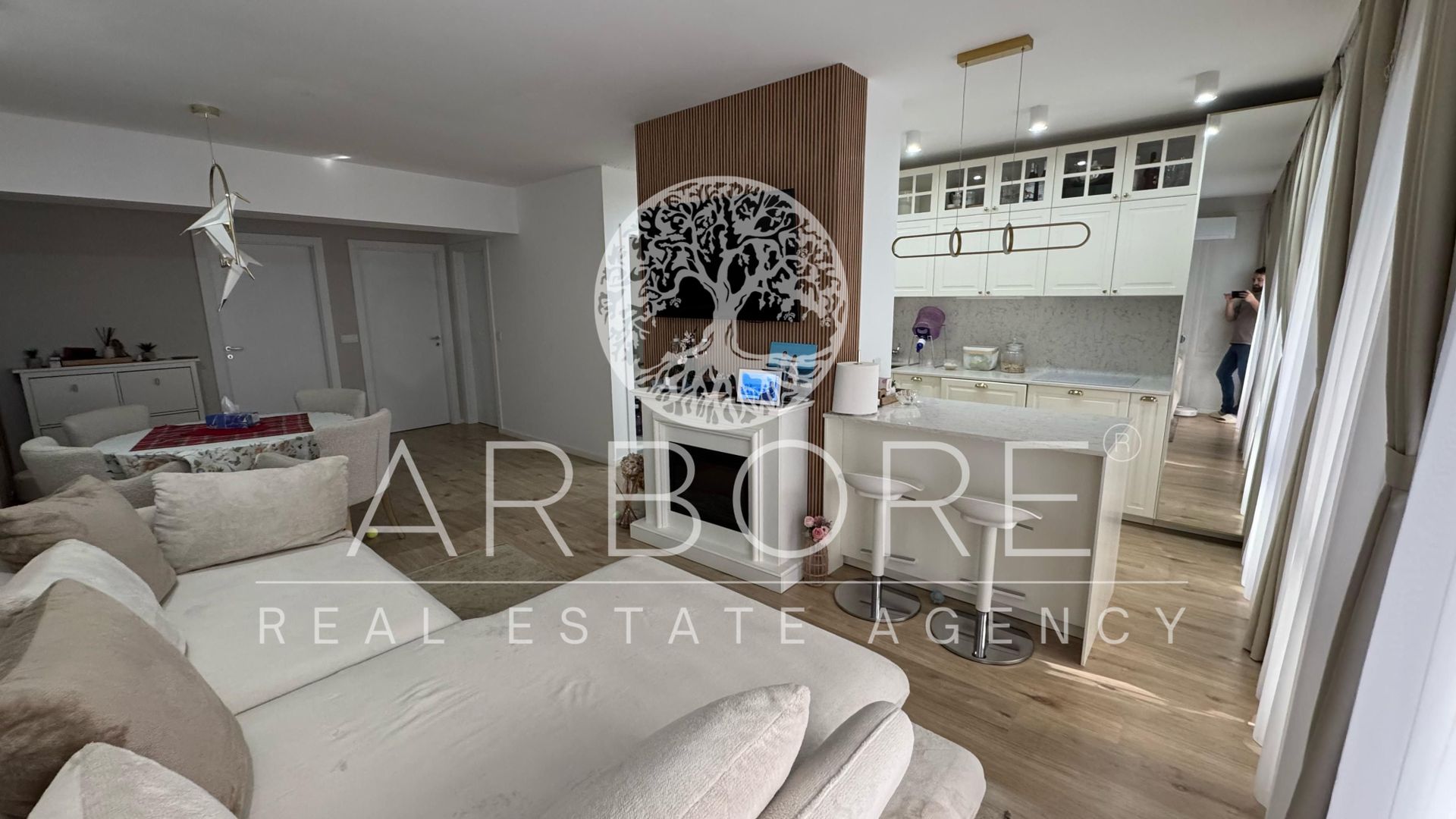Apartament spațios cu 3 camere de închiriat | zona Promenada Mall - Poză 1