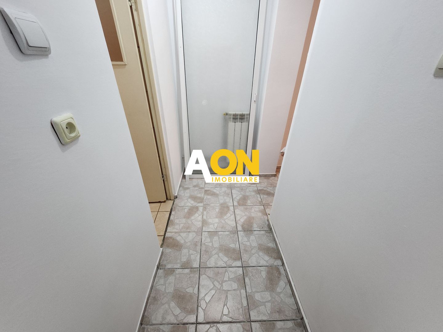 De vanzare apartament 3 camere zona Cetate - Poză 7