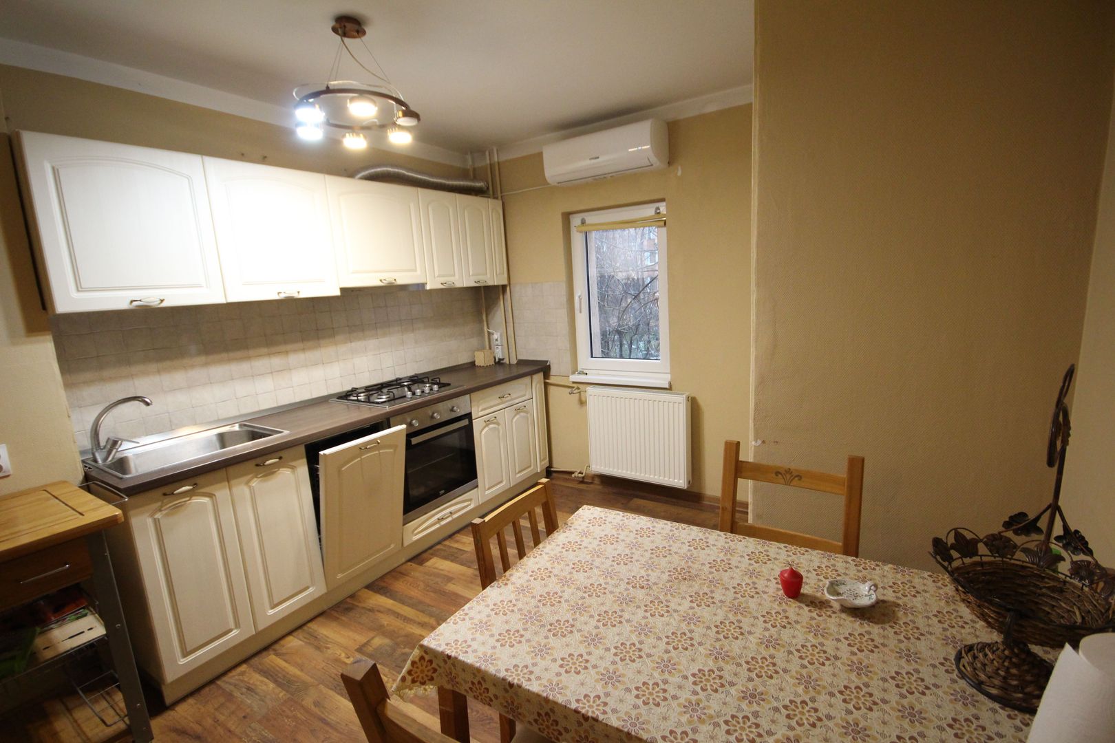 Spatios si amenajat frumos - Poză 2