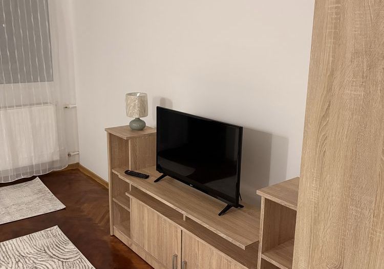 Garsonieră renovată în martie, lângă Plaza Mall - Poză 2