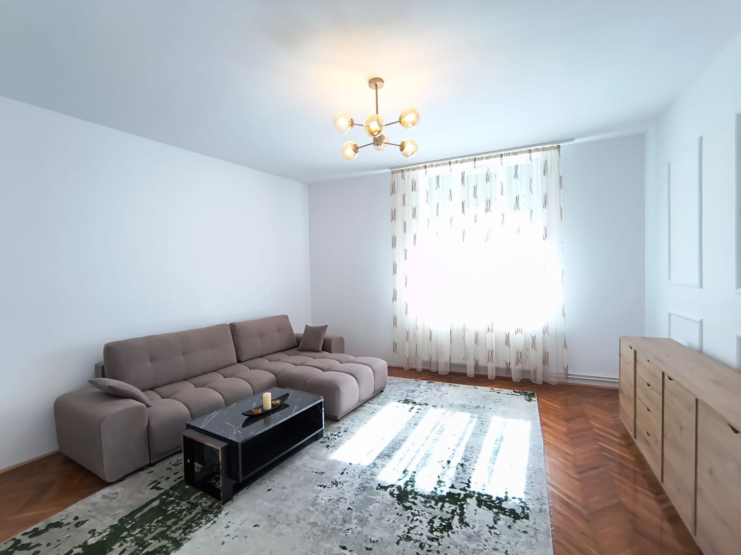 De închiriat: vilă renovată, Mihai Eminescu. 1 000 E/lună. Comision 0 - Poză 11