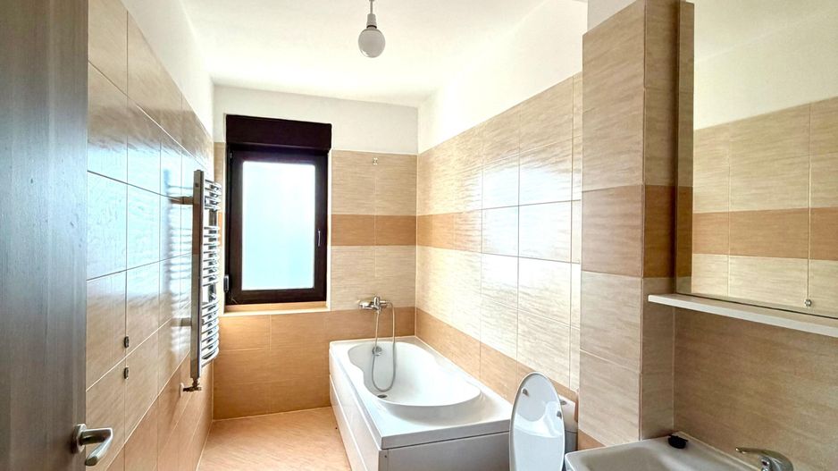 1100 e/ mp - Casa individuala  - 700 mp teren - la asfalt - Sacalaz - Poză 6