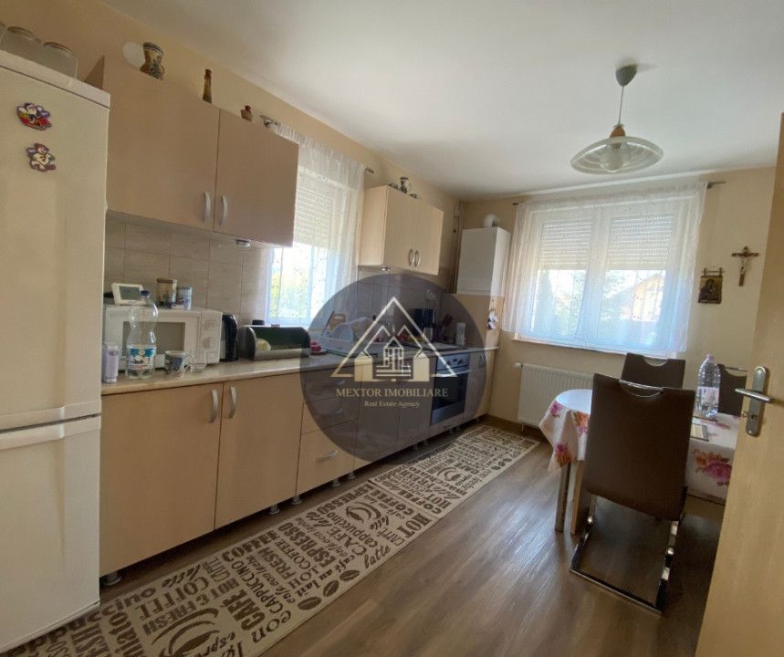 Casă mare și modernă - Poză 11