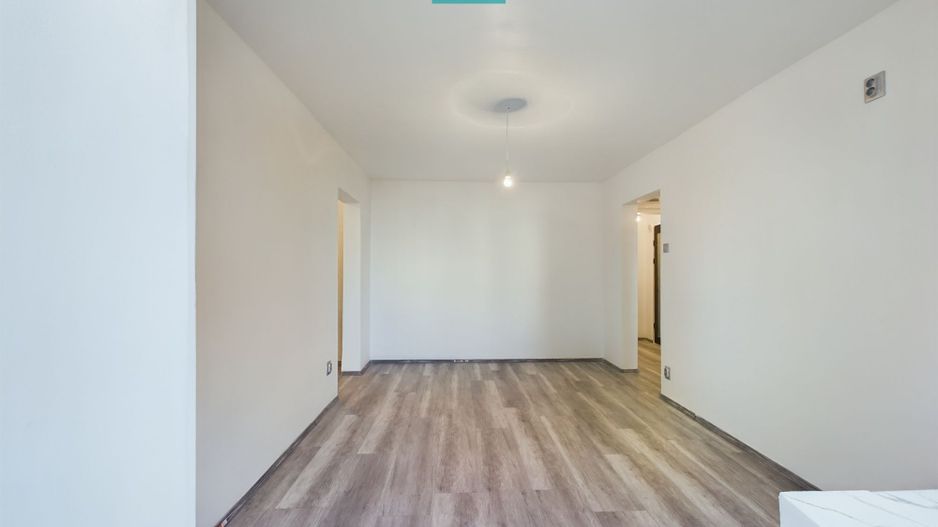 Apartament 3 camere pe str Hateg in Vlaicu - Poză 2