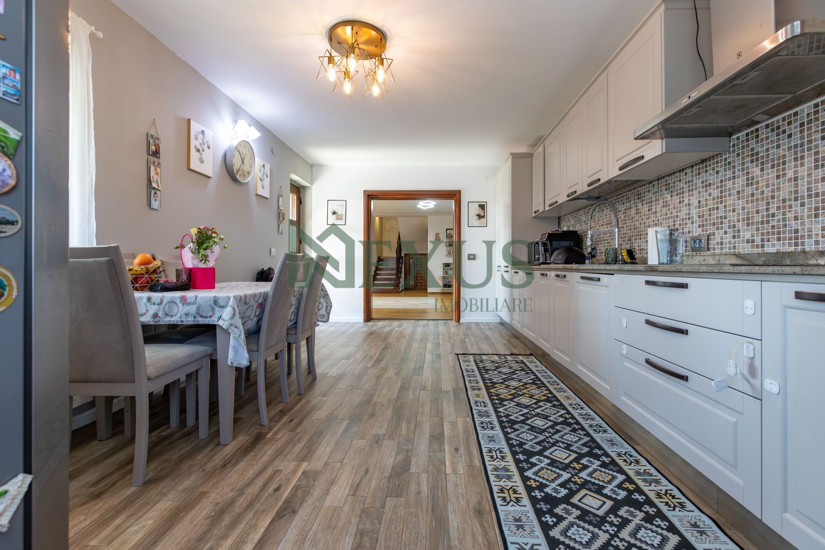 Casă/Vilă modernă de vânzare la intrare în Bogdan Vodă, județul Bacău. - Poză 32