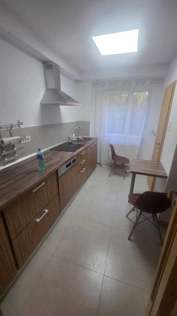Spitalul Județean | 3 Camere | Etaj 2 | Centrala proprie - Poză 2