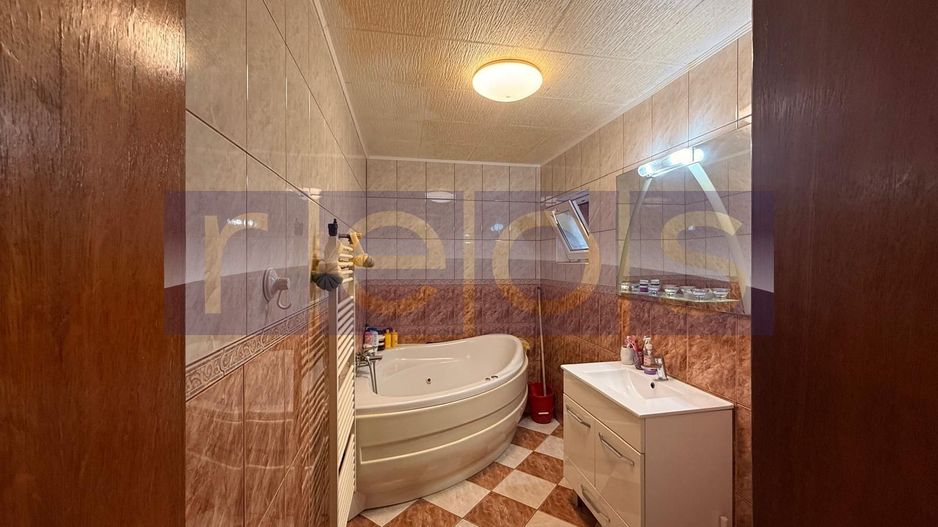 VILA SPATIOASA VATRA LUMINOASA | MEGA MALL | IDEAL FAMILIE - Poză 7